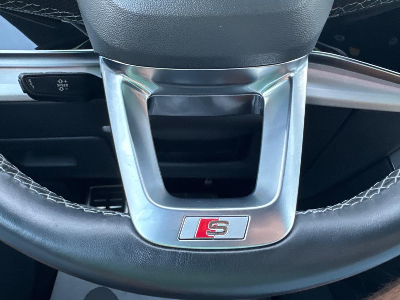 Audi Q8 45 TDI quattro S-Line Sport Tetto