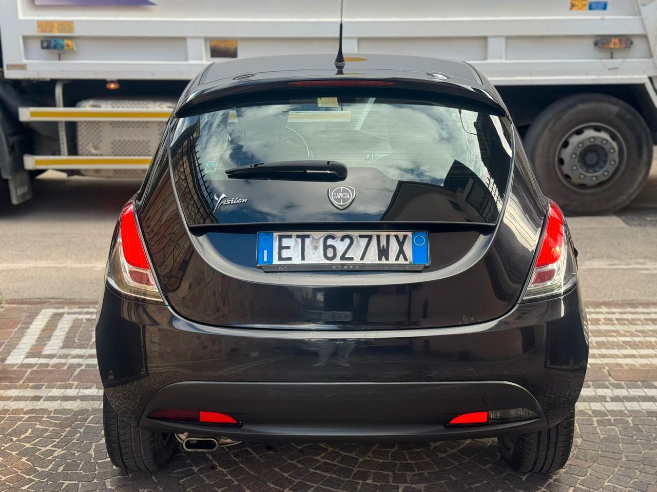 Ypsilon 1.2 69 CV 5P SeS Platinum