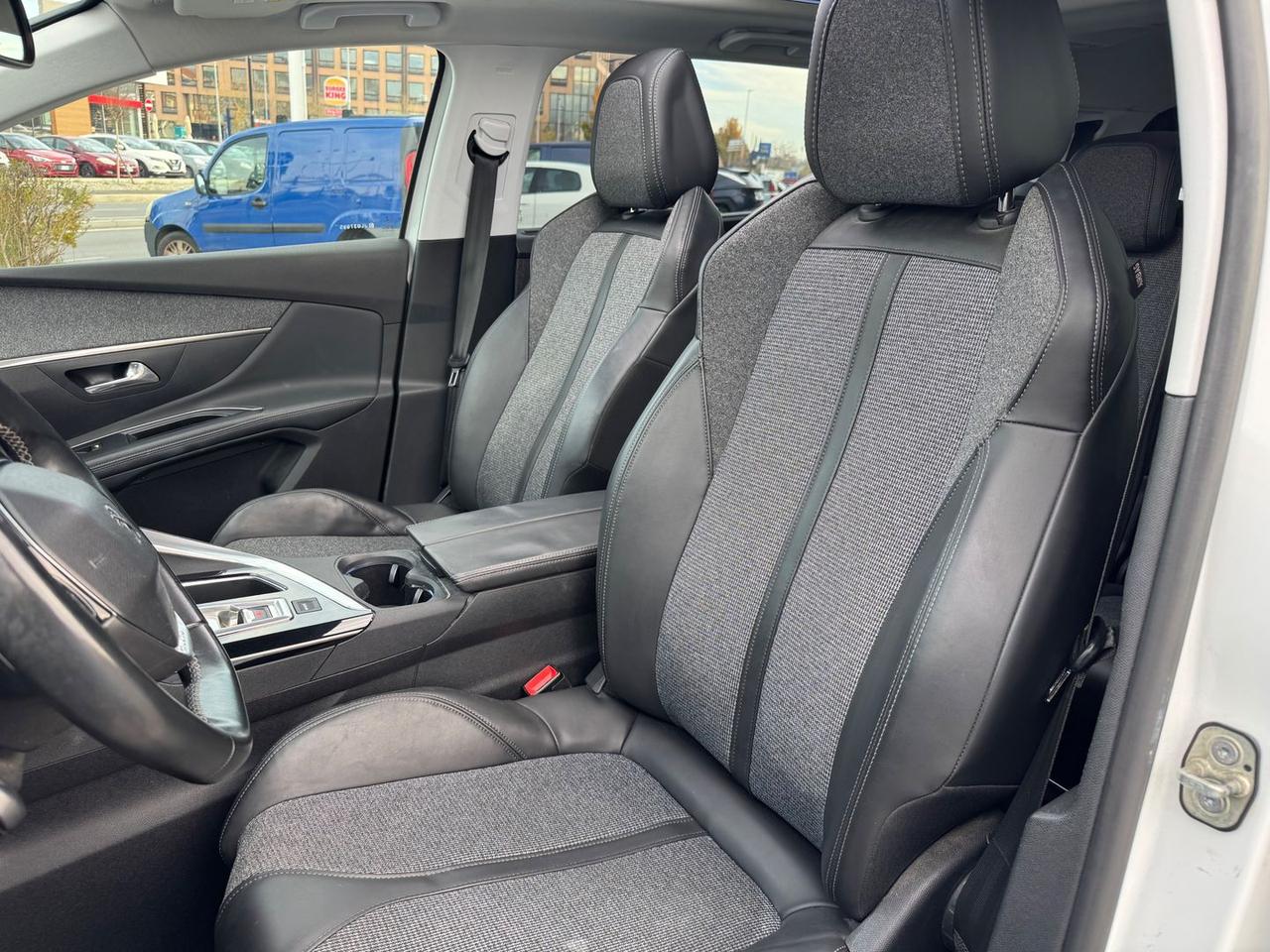 Peugeot 5008 1.5 Blue HDI 130 Allure 7 Posti #7721