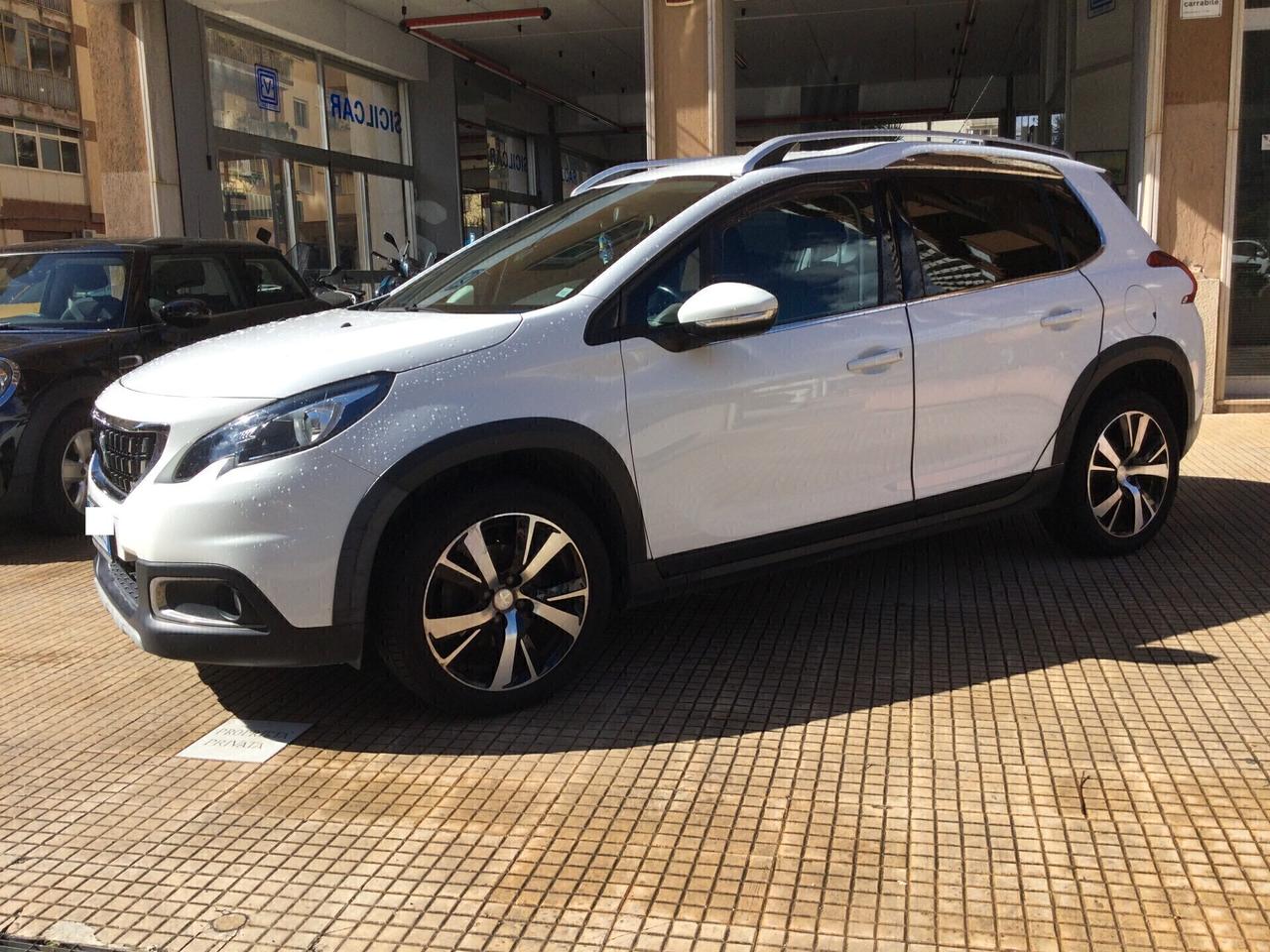 Peugeot 2008 BlueHDi 100 S&S Allure