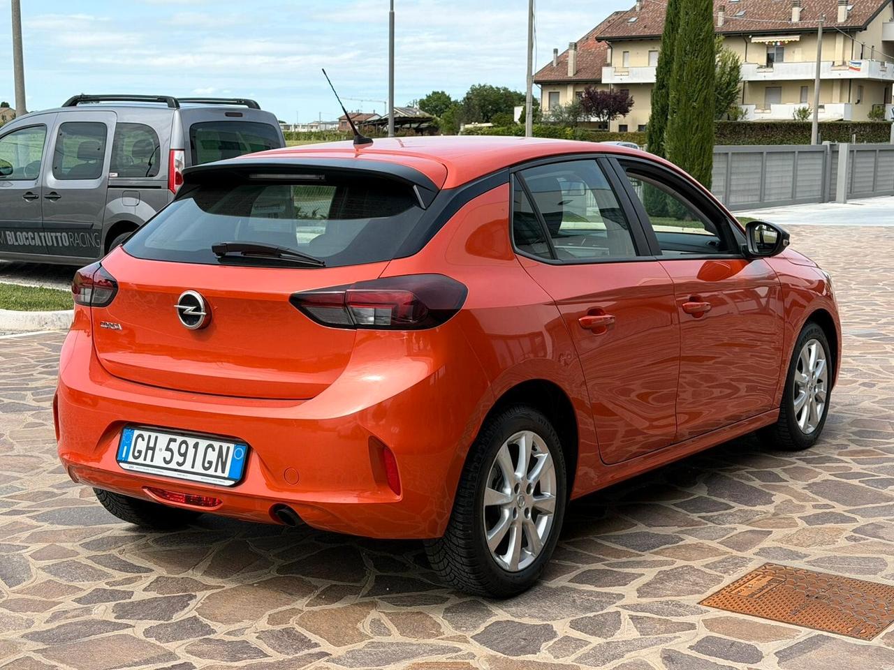 Opel Corsa 1.5 D - LEGGERE