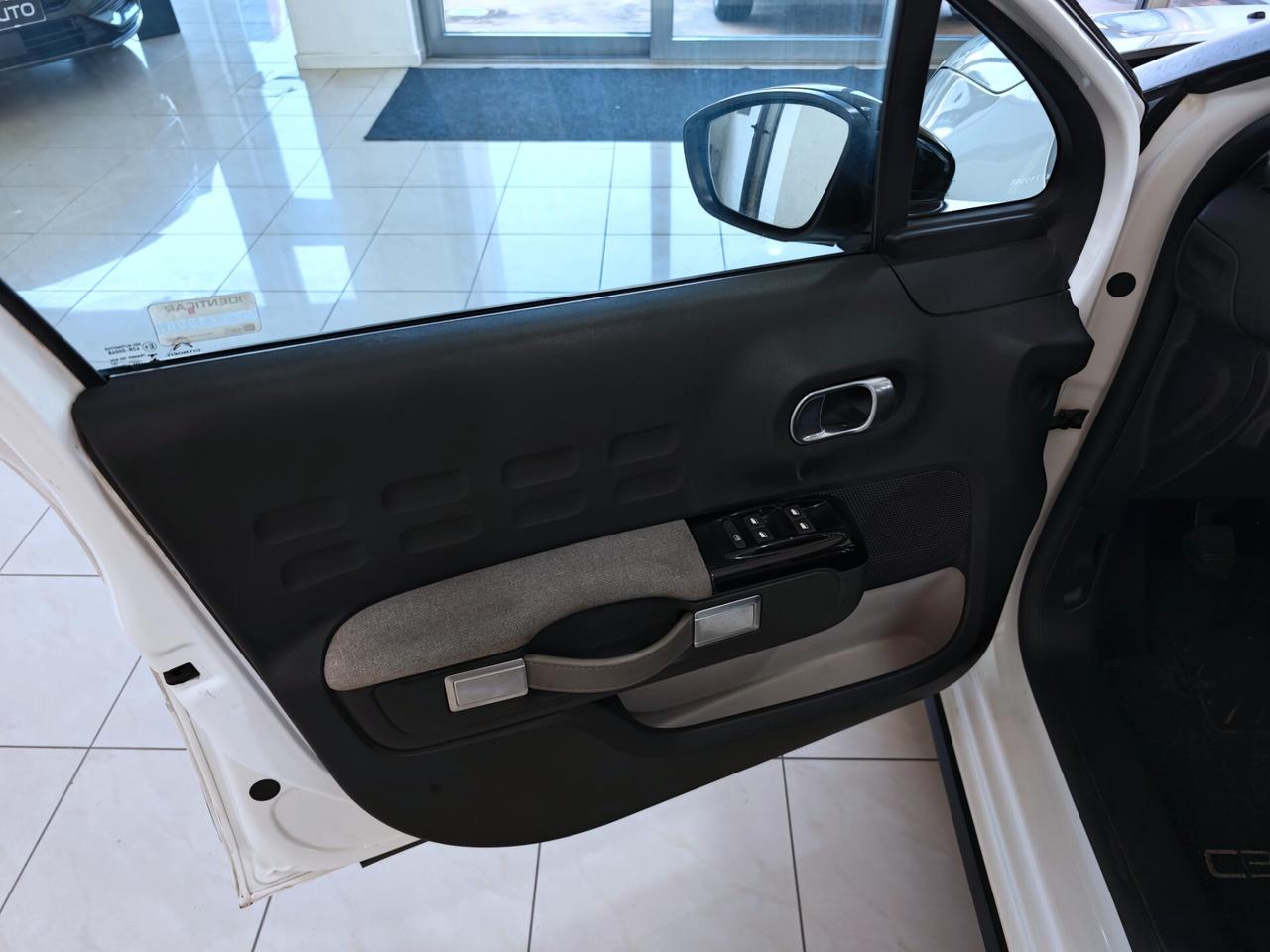 Citroen C3 1.2 83cv Shine 12/2019