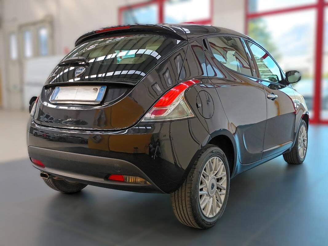 Lancia Ypsilon 1.3 mjt Gold 95cv