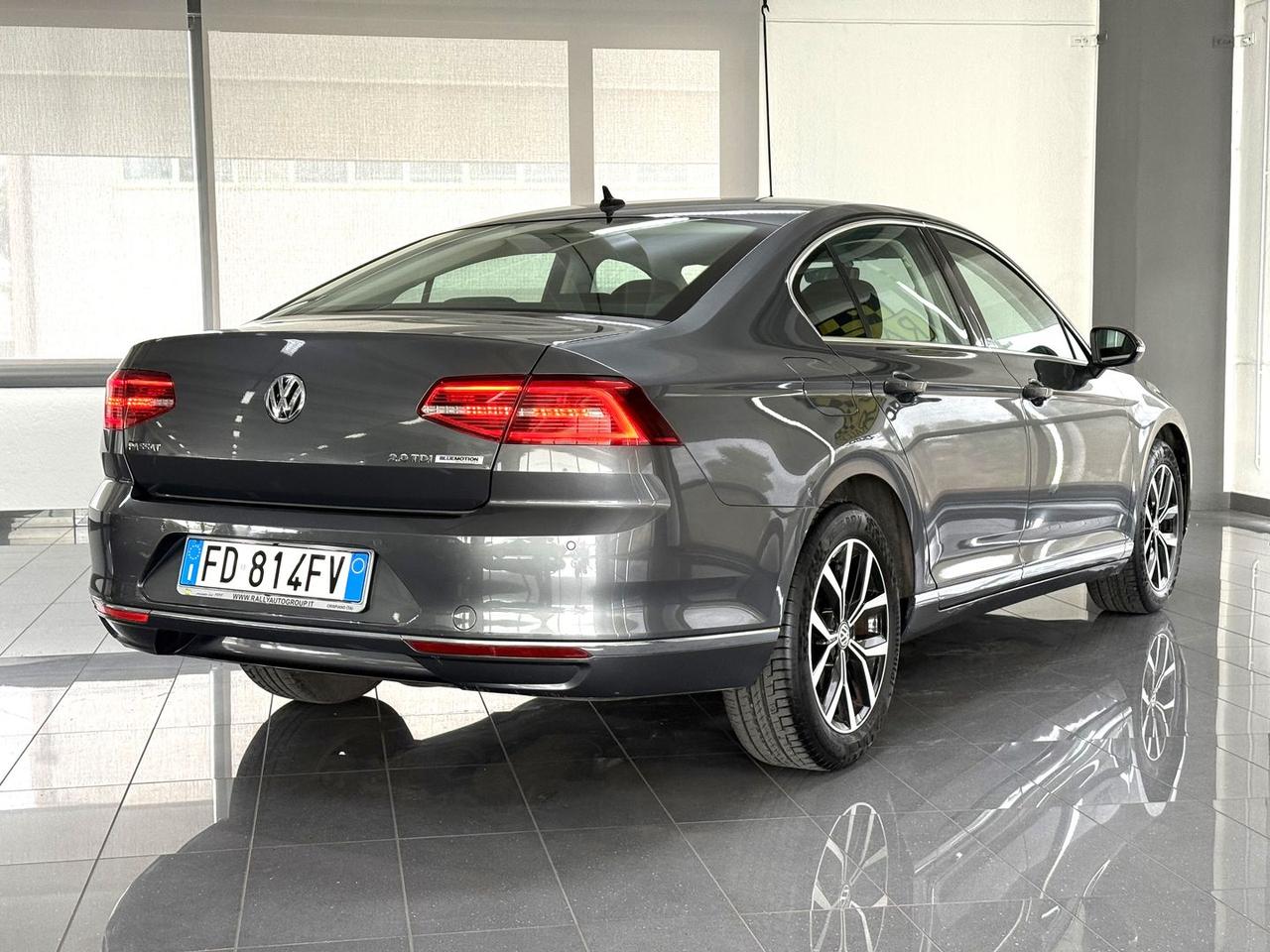 Volkswagen Passat Hgline 2.0 tdi 150cv #10396