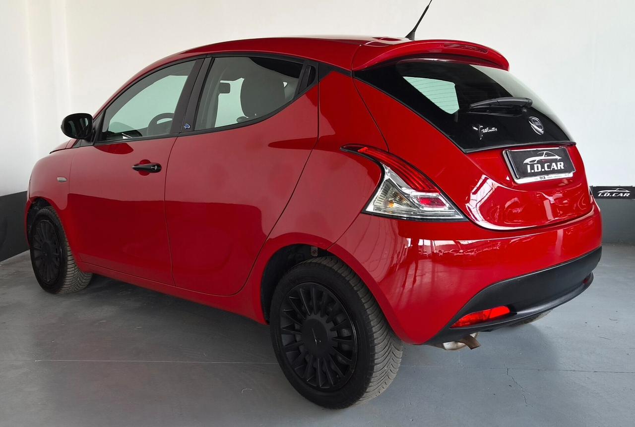 Ypsilon 1.2 69 CV 5 porte Elefantino Blu (NEOPATENTATI)