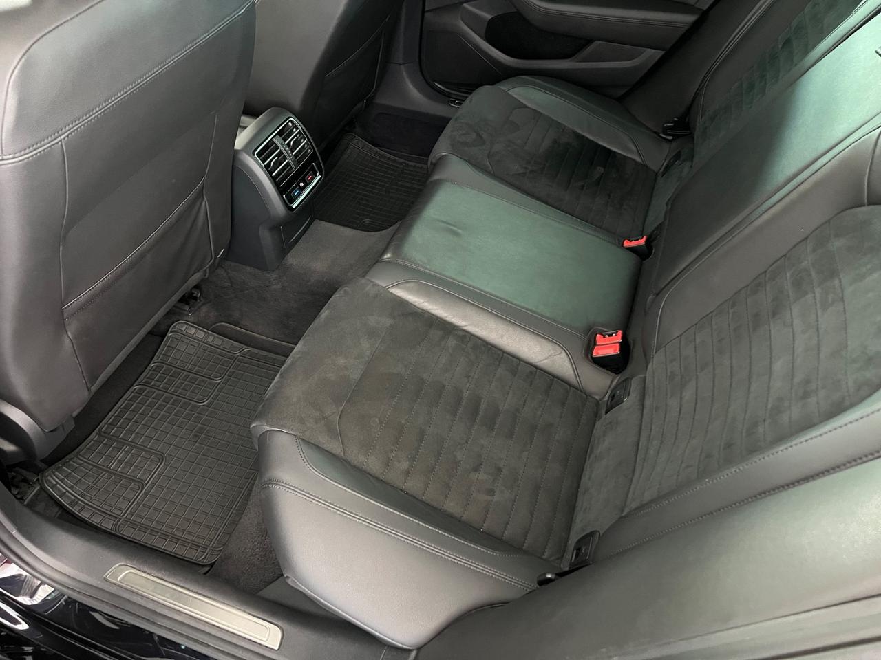 Volkswagen Passat 2.0 TDI DSG Higline BMT 150 cv