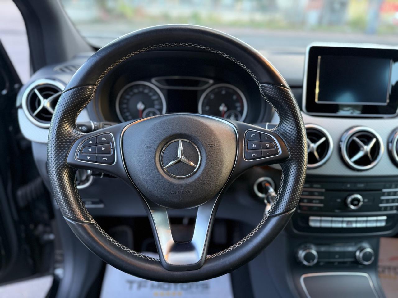 Mercedes classe B180 cdi autom SOLO 56.000KM - 2015