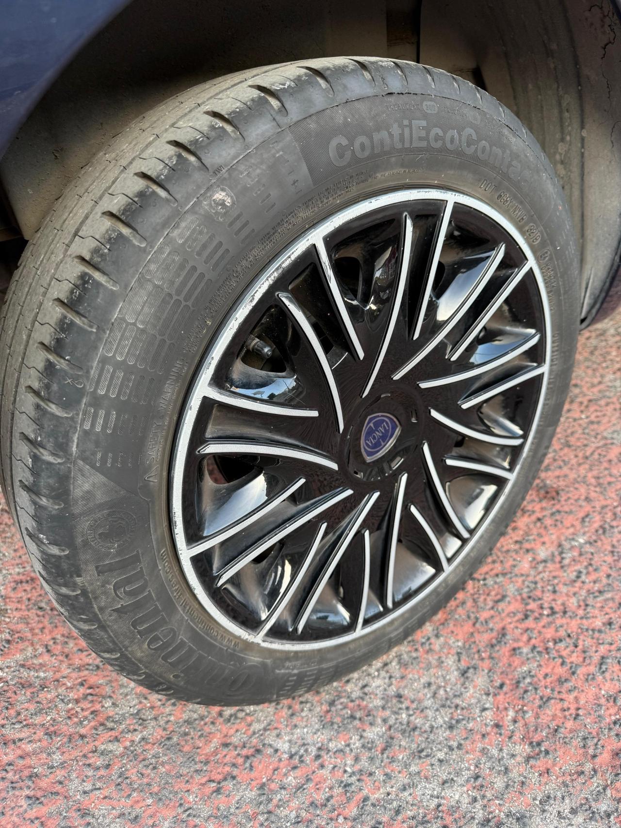 Lancia Ypsilon 69 CV*SENSORI DI PARCHEGGIO
