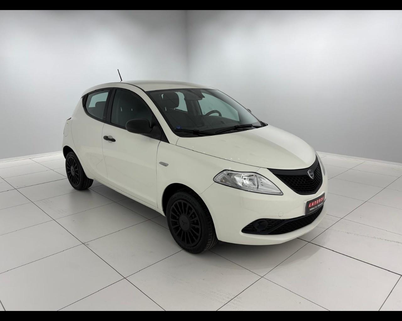 LANCIA Ypsilon 1.0 firefly hybrid Silver s&s 70cv