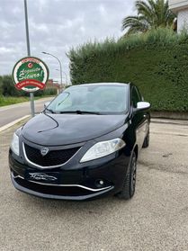 Lancia Ypsilon 0.9 TwinAir 85 CV 5 porte Metano Ecochic Platinum