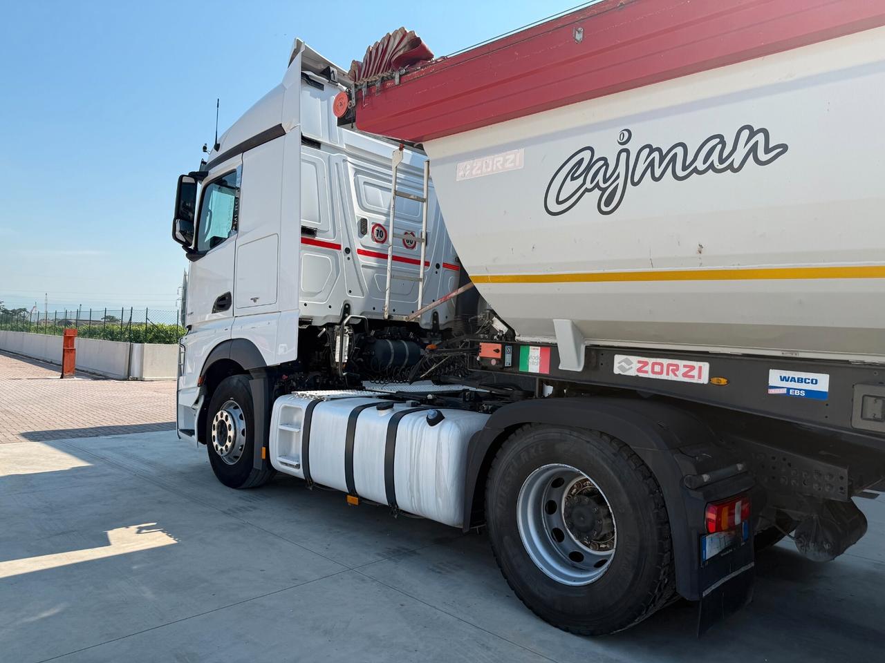 Mercedes Benz Actros 1845 Retarder Kipphydraulik ADR Euro6