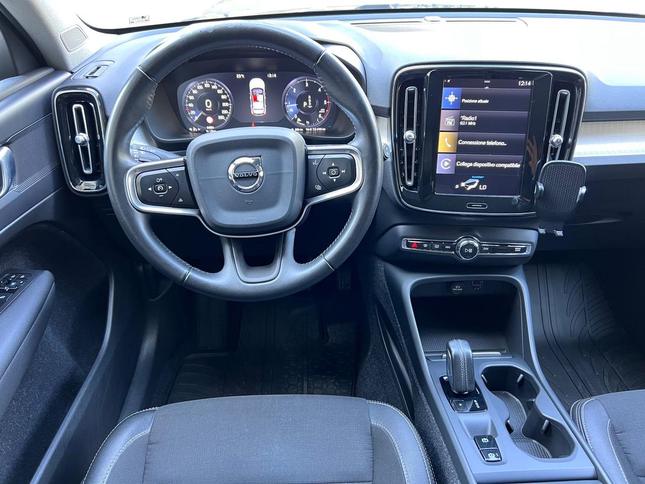 Volvo XC40 Momentum Pro D3 #6864