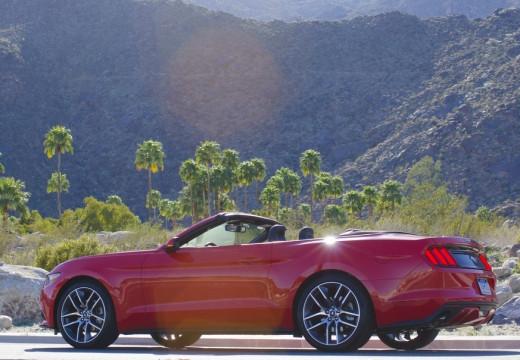 FORD Mustang VI 2015 Convertible - Mustang Convertible 2.3 ecoboo