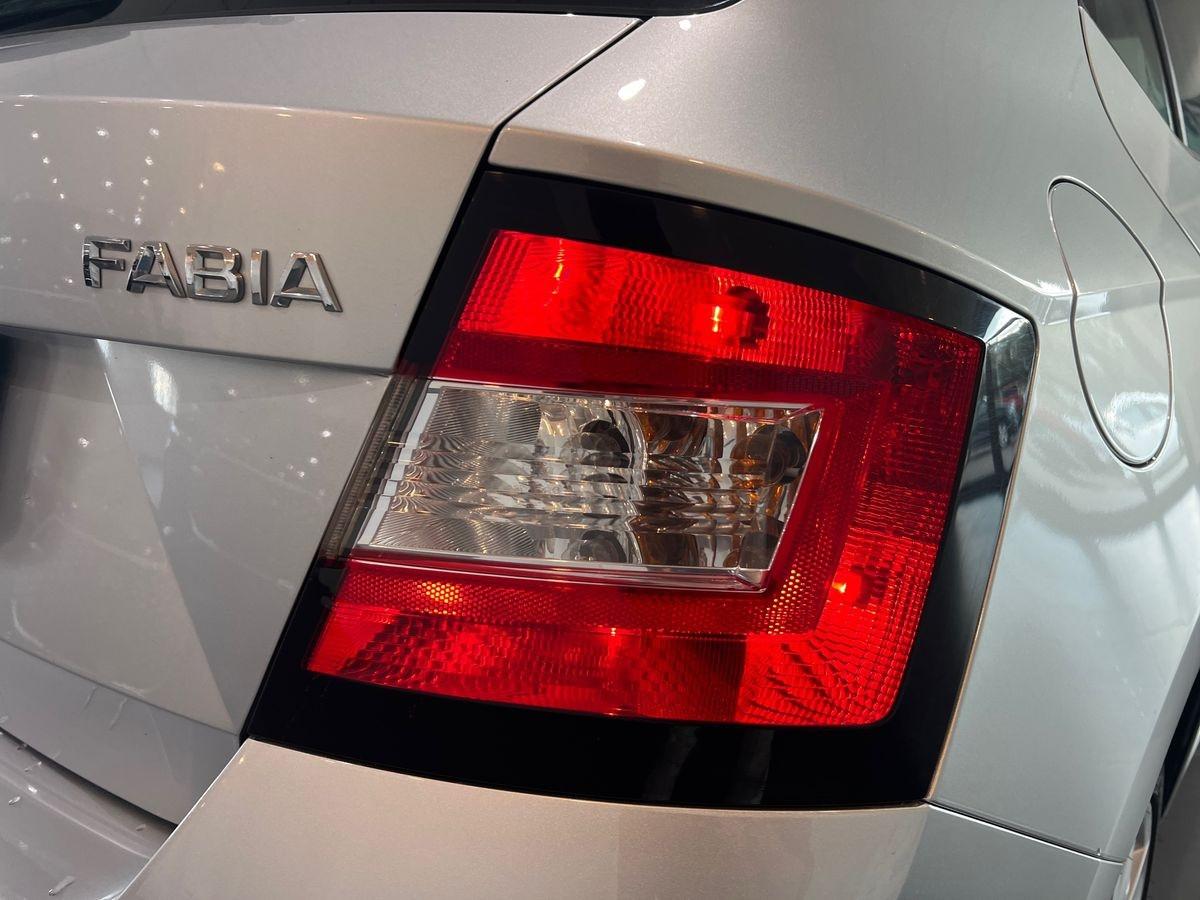 SKODA Fabia III 2015 Berlina - Fabia 1.0 mpi Twin Color Argento 75