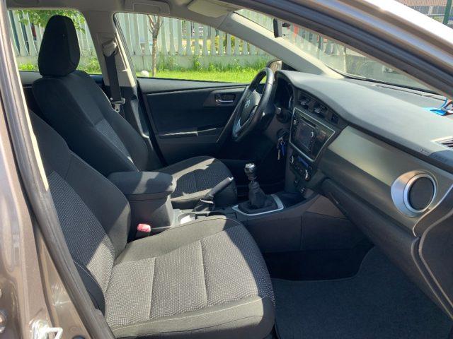 TOYOTA Auris Touring Sports 1.4 D-4D Lounge