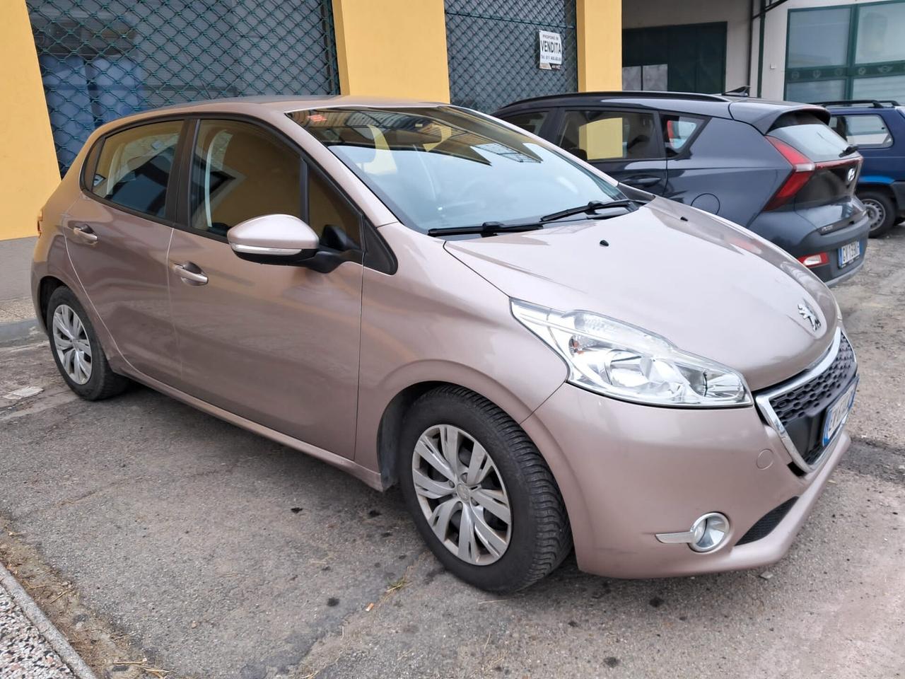 Peugeot 208 1.6 HDI 8 V 5 PORTE