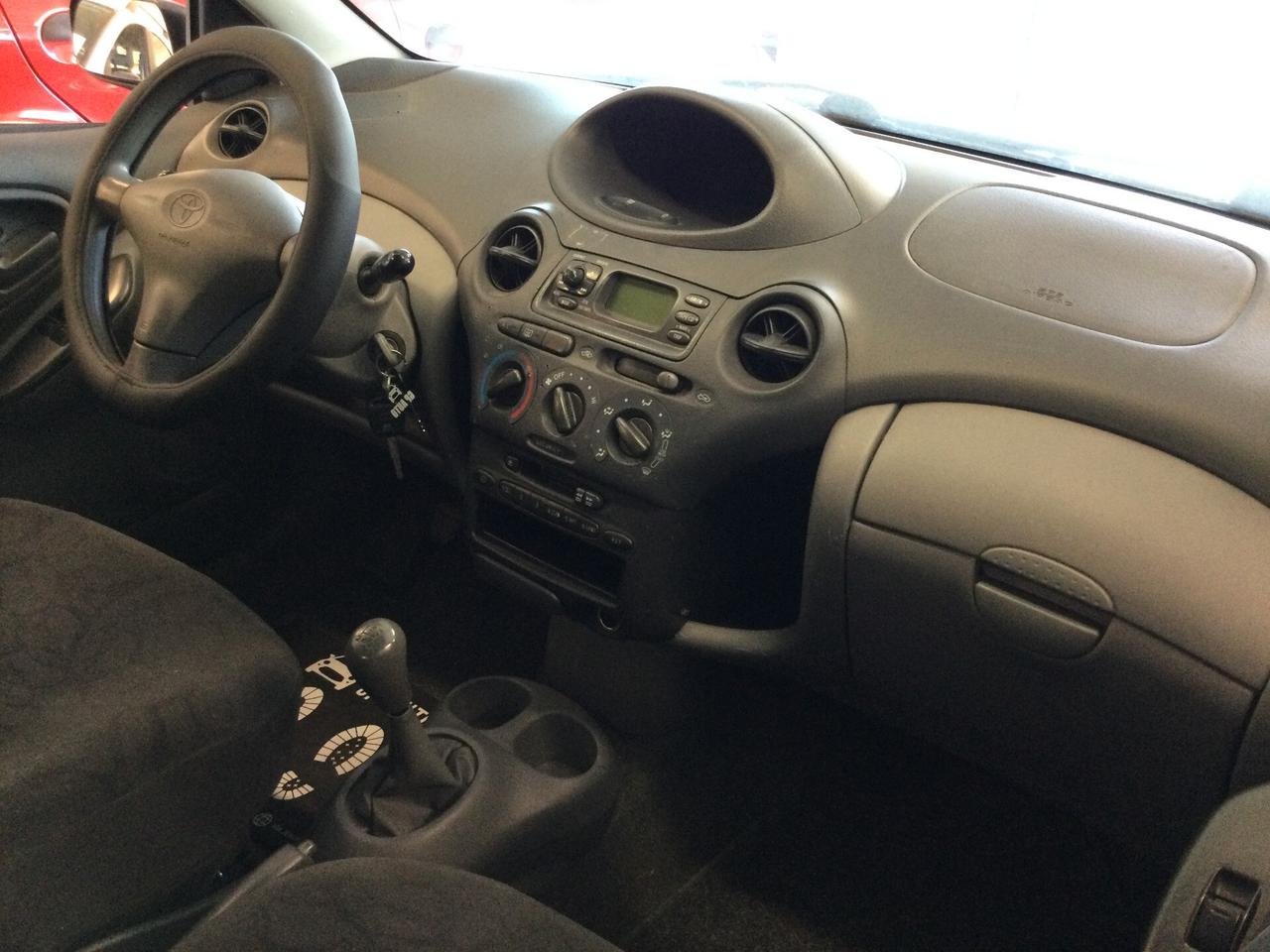 Toyota Yaris 1.0i 16V cat 3 porte Sol