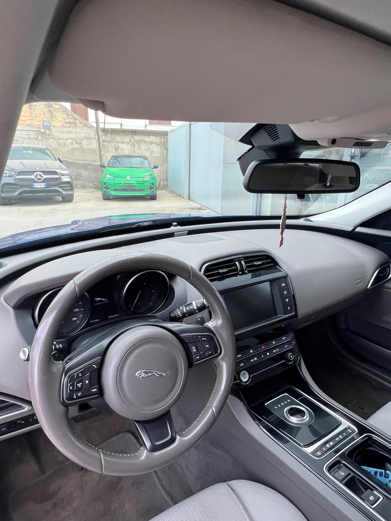 Jaguar XE 2.0d i4 Prestige 163cv auto