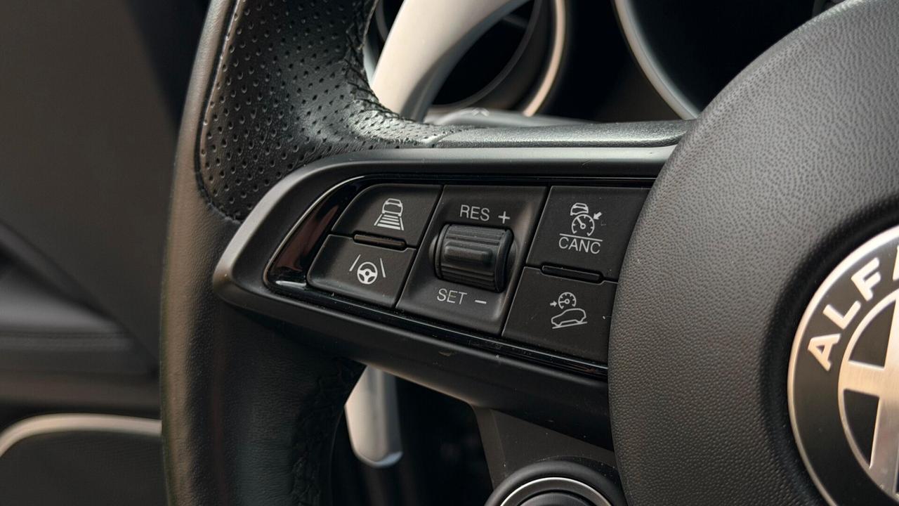 Alfa Romeo Stelvio 210 CV AT8 Q4 Veloce