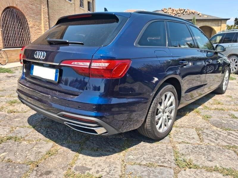 Audi A4 Avant 40 g-tron S tronic Business