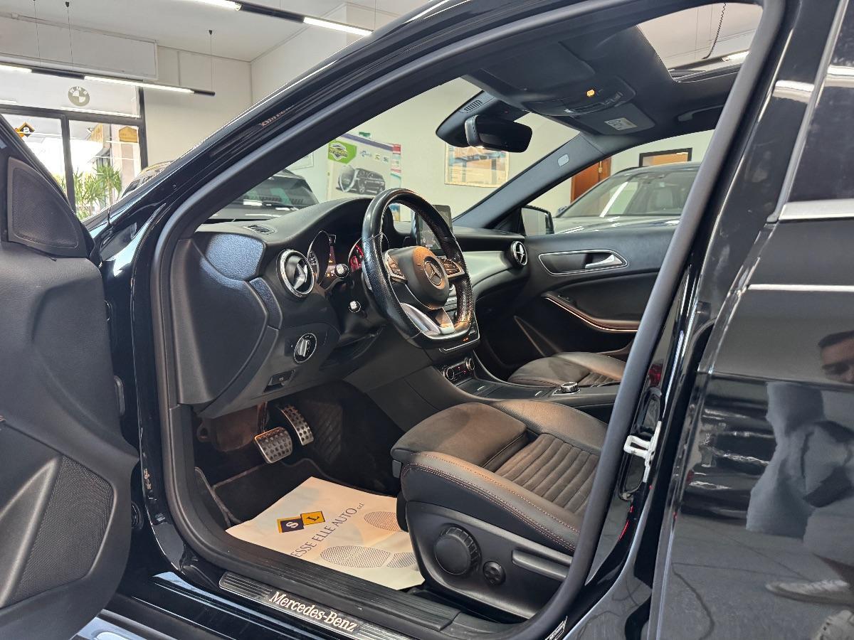 MERCEDES GLA 200 d Automatic AMG TETTO/ RETROCAMERA/ NAVI