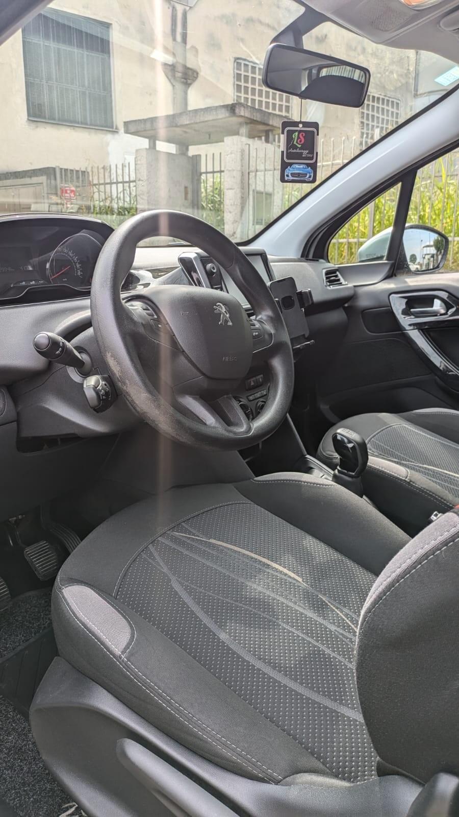 Peugeot 208 PureTech 68 3 porte Access