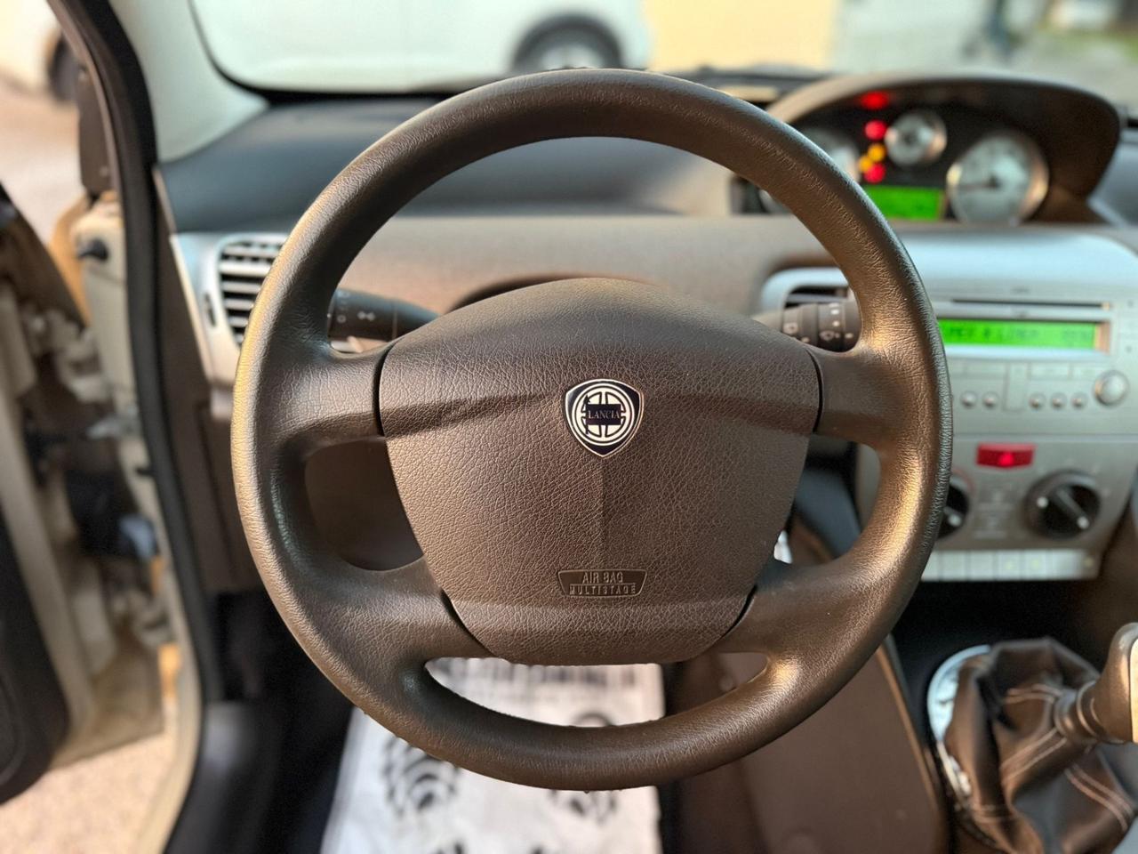 Lancia Ypsilon 1.4 Oro Giallo