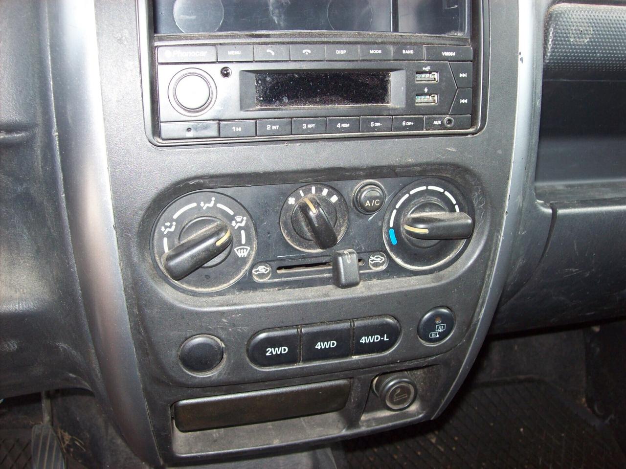 Suzuki Jimny 1.5 DDiS cat 4WD JLX gancio traino