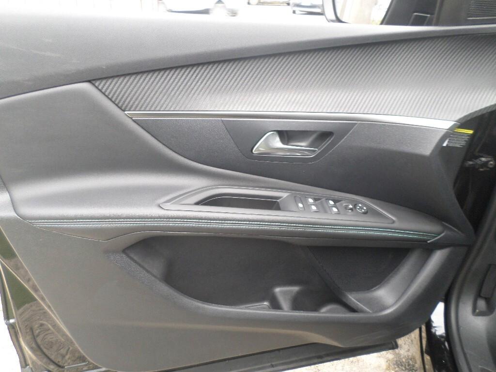 Peugeot 3008 BlueHDi 130 S&S EAT8 Allure