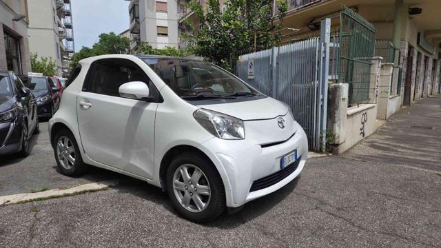 TOYOTA iQ 1.0 CVT Trend