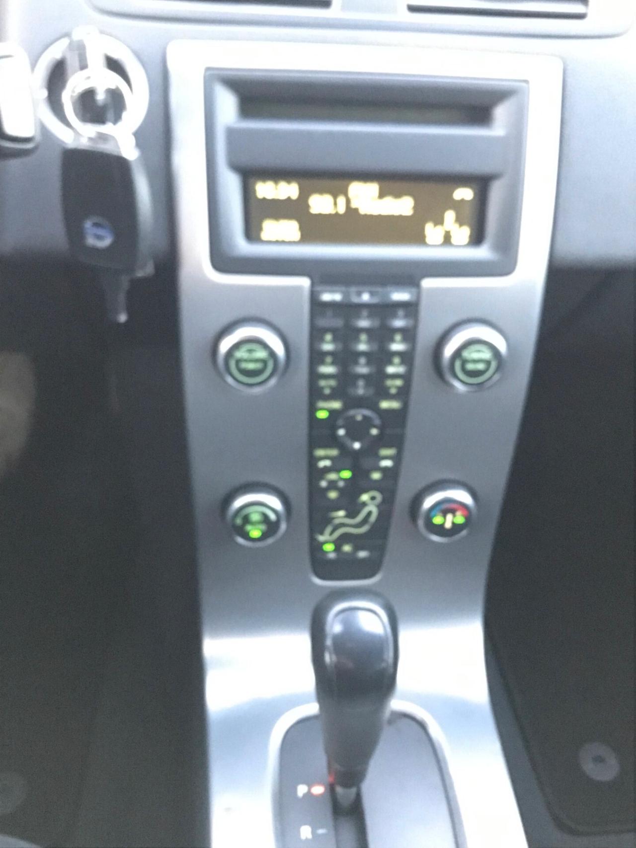 V50 2.0d Momentum automatica cerchi da "17"