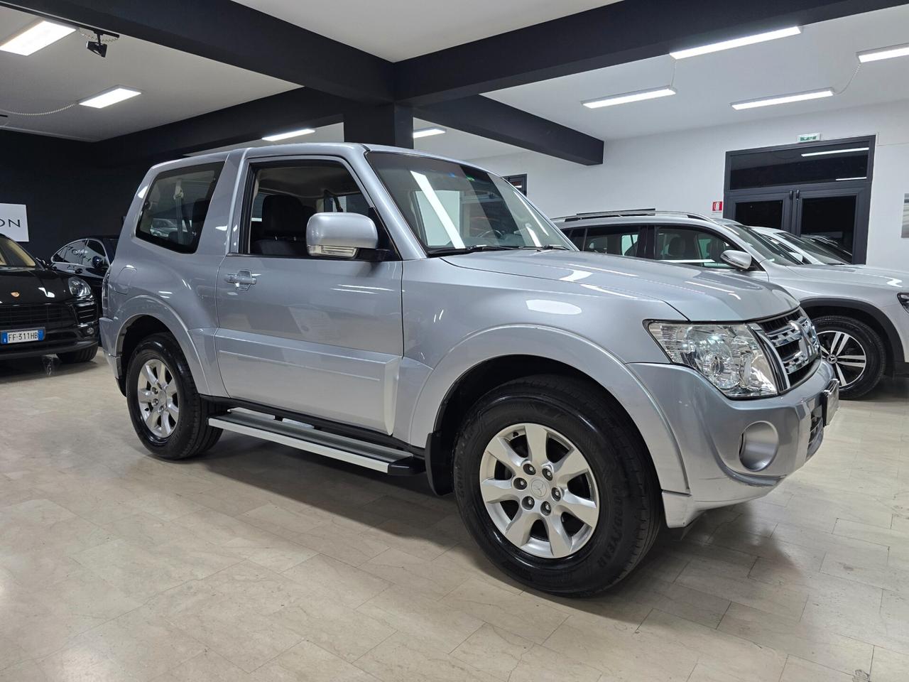 Mitsubishi Pajero 3.2 DI-D 16V 3p. Intense DPF
