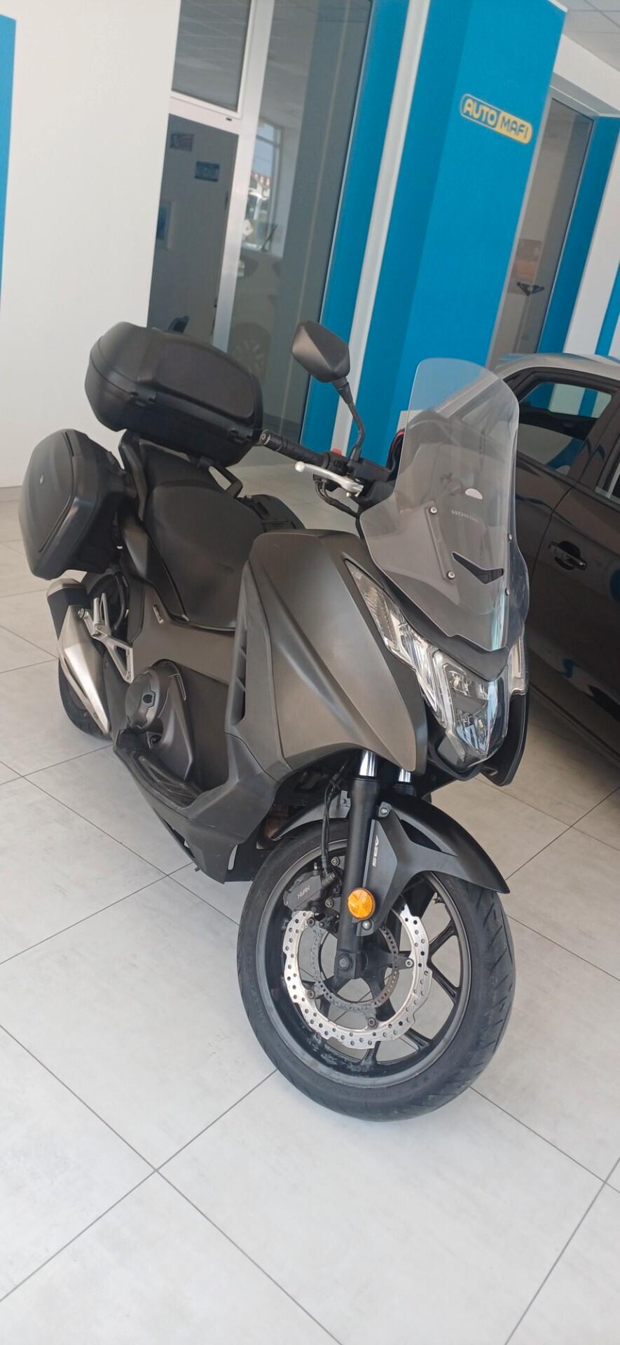 Honda Integra 750