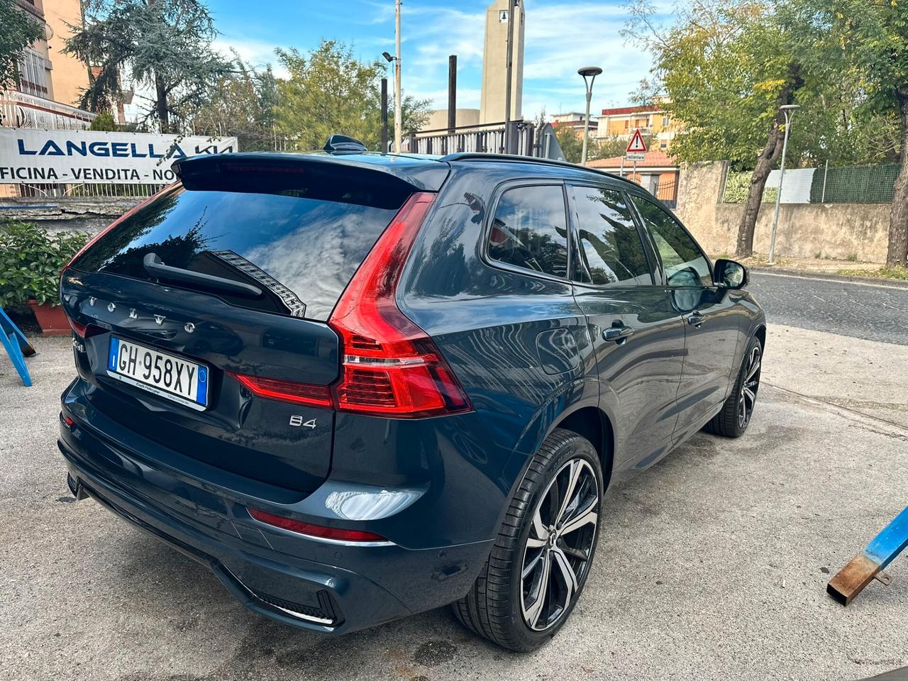 Volvo XC 60 XC60 B4 (d) AWD automatico Plus Dark