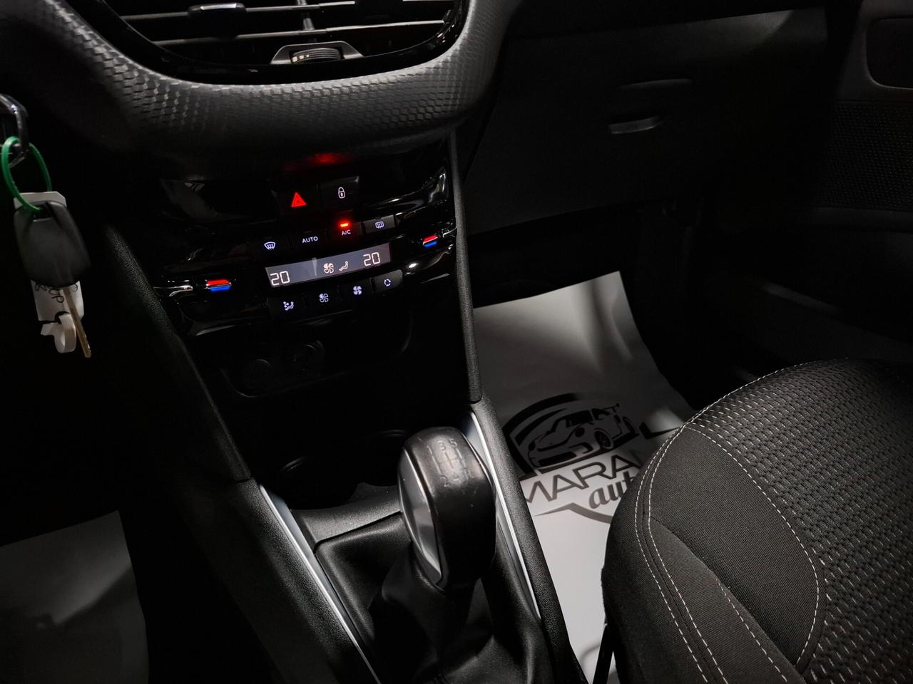 Peugeot 208 1.2 benzina Neopatentati