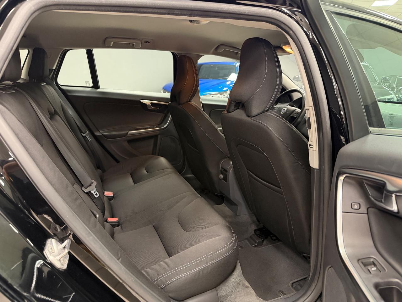 Volvo V60 D2 Geartronic Summum