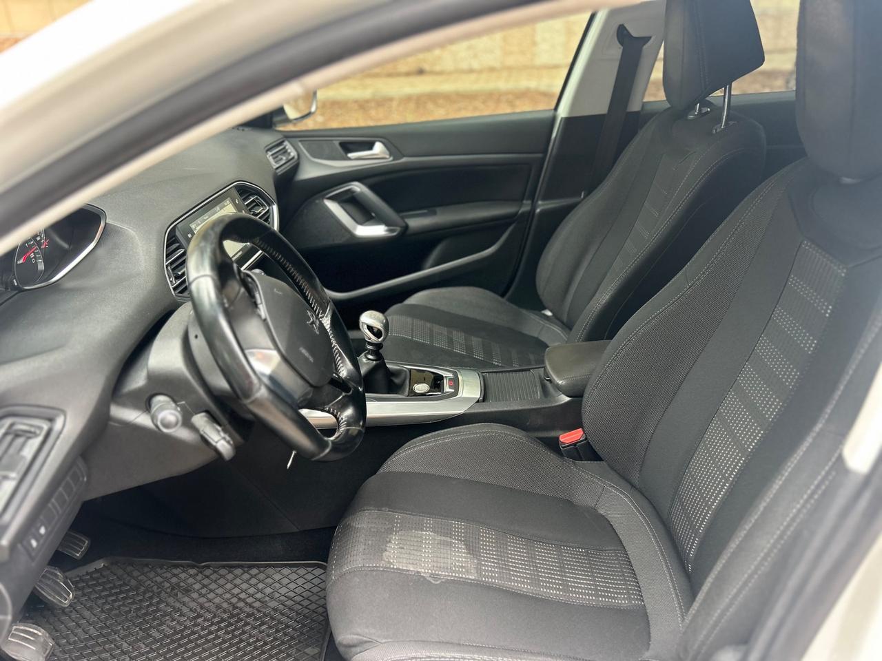 Peugeot 308 BlueHDi 120 S&S Allure