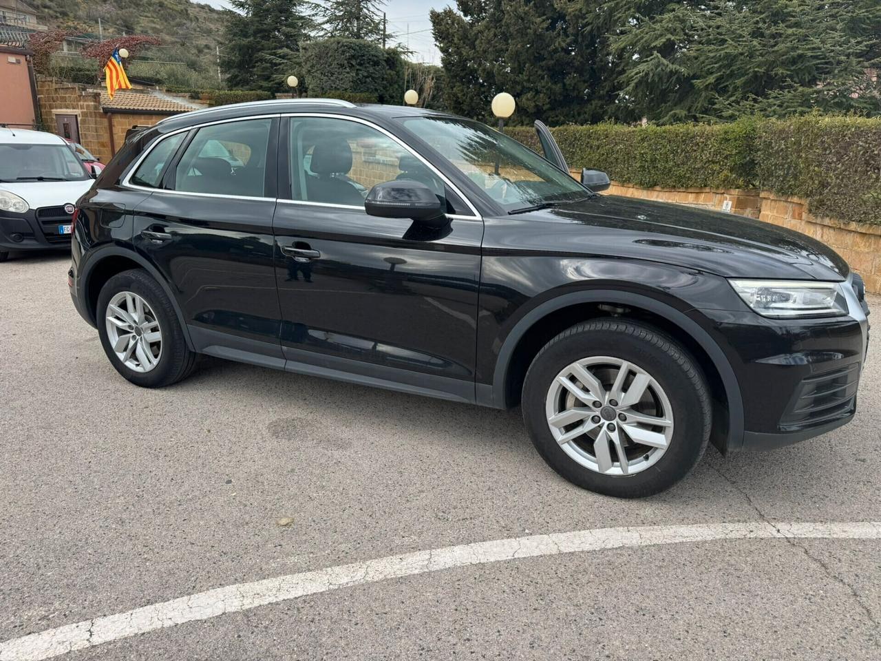 Audi Q5 2.0 TDI quattro S tronic Business