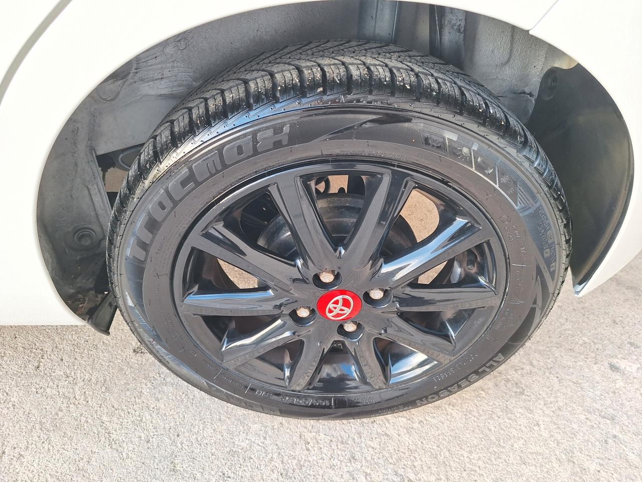 Toyota Aygo 1.0 5 porte x-play PERFETTA FULL