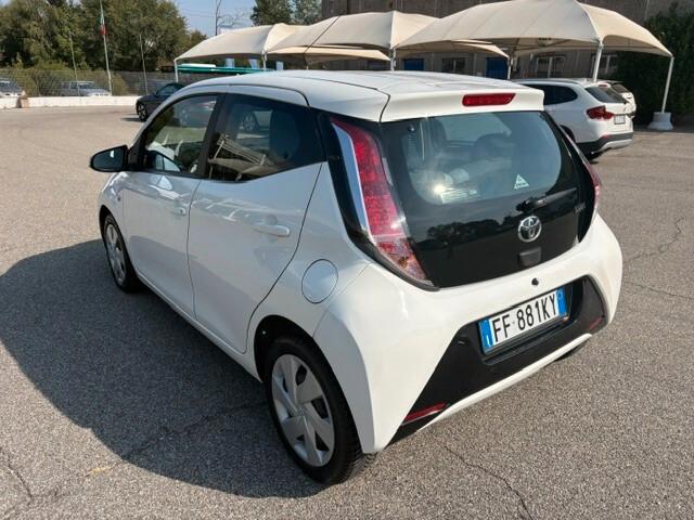 Toyota Aygo 1.0 VVT-i 69 CV 5 porte x-play