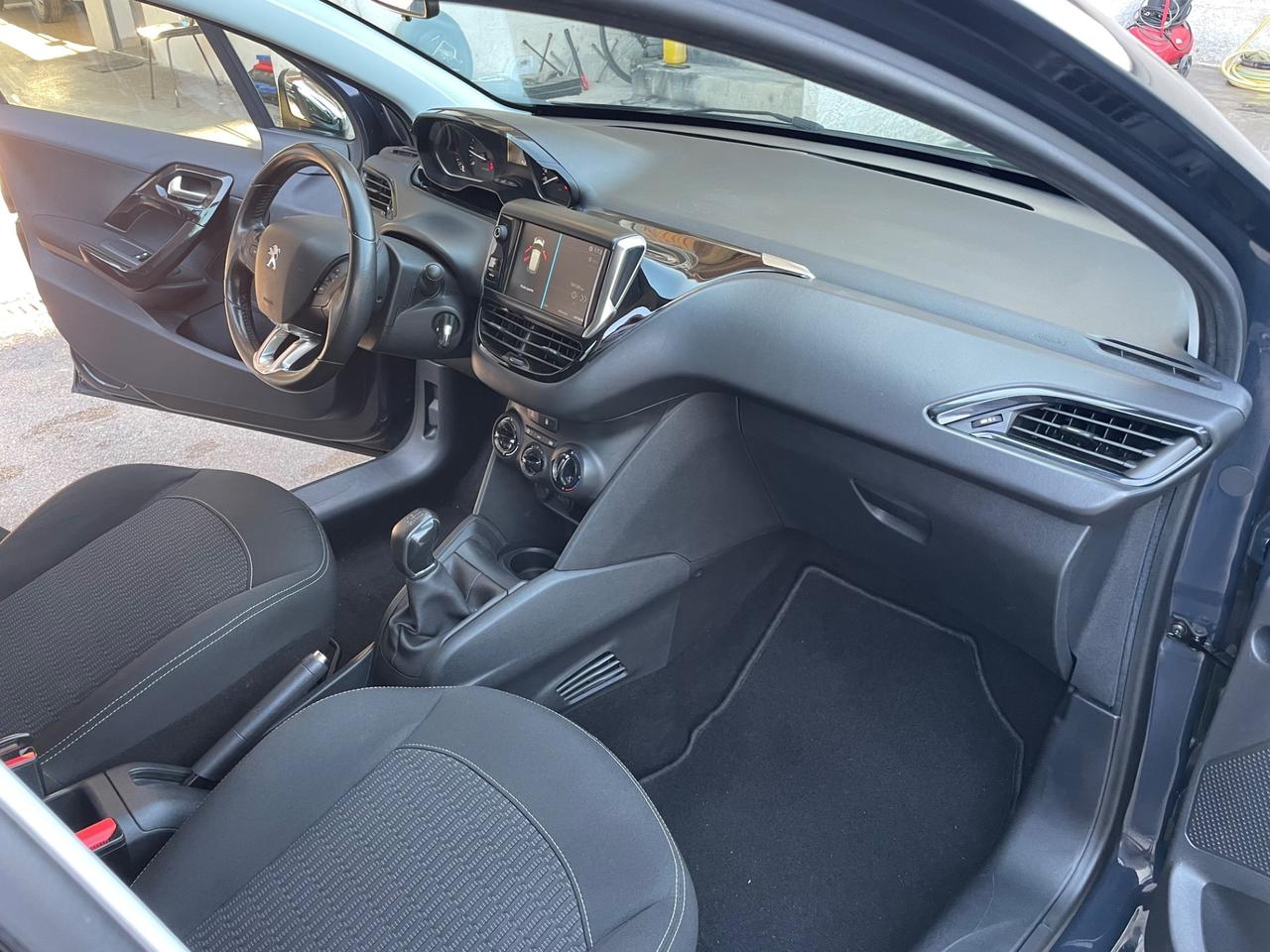 Peugeot 208 BlueHDi 75 5 porte Allure adatta neopatentati