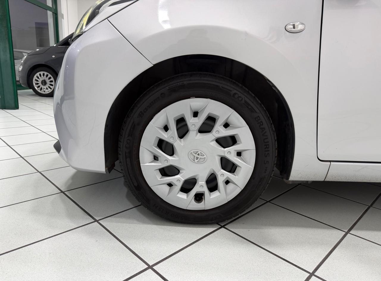 Toyota Aygo 1.0 VVT-i 72 CV 5 porte x-business