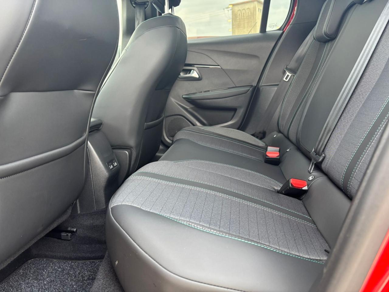 Peugeot 208 ALLURE PACK motore elettrico 136 cv SPOTICAR
