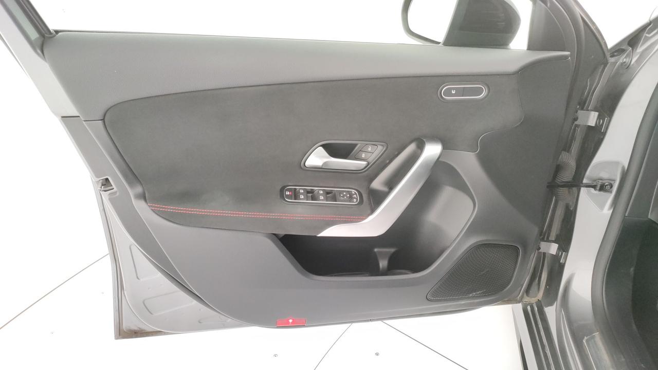 Mercedes-Benz A AMG 35 Premium AMG 4matic auto