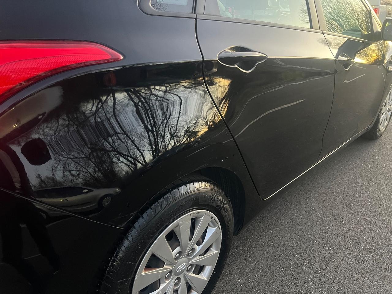 Hyundai i30 1.4 5p. Classic 75 mila km