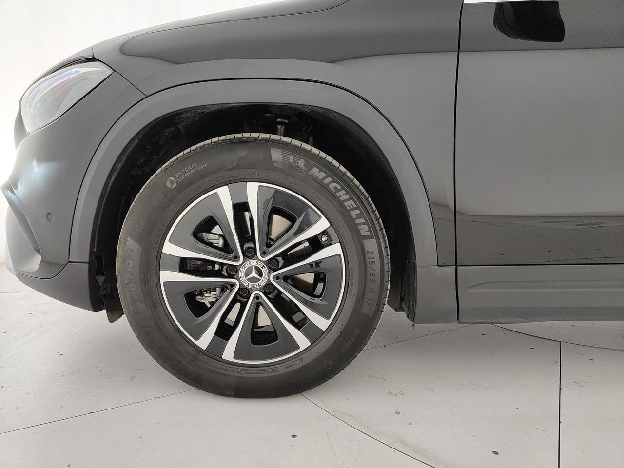 Mercedes-Benz GLA 180 d Advanced auto