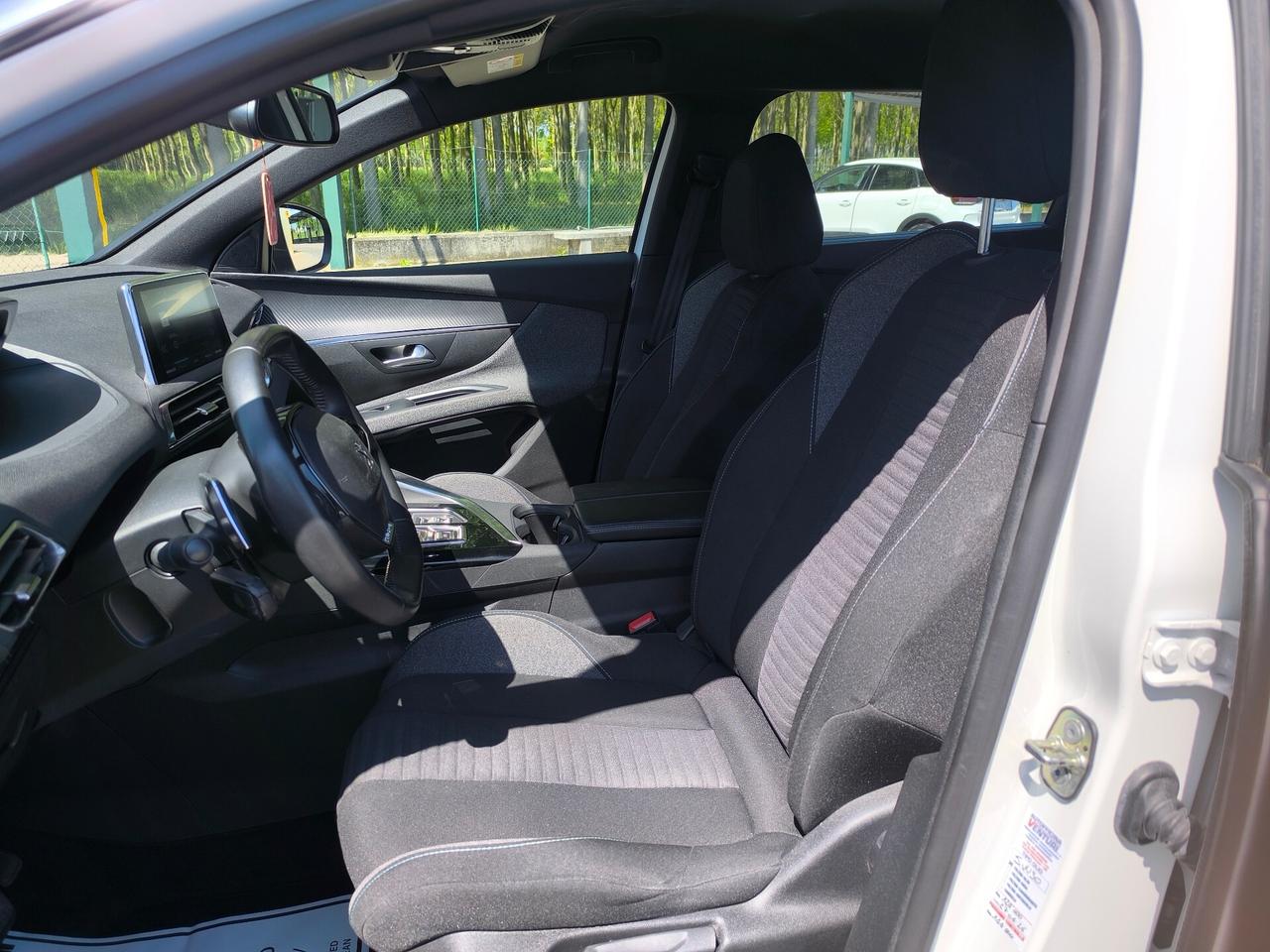Peugeot 5008 BlueHDi 130 S&S EAT8 Active Pack
