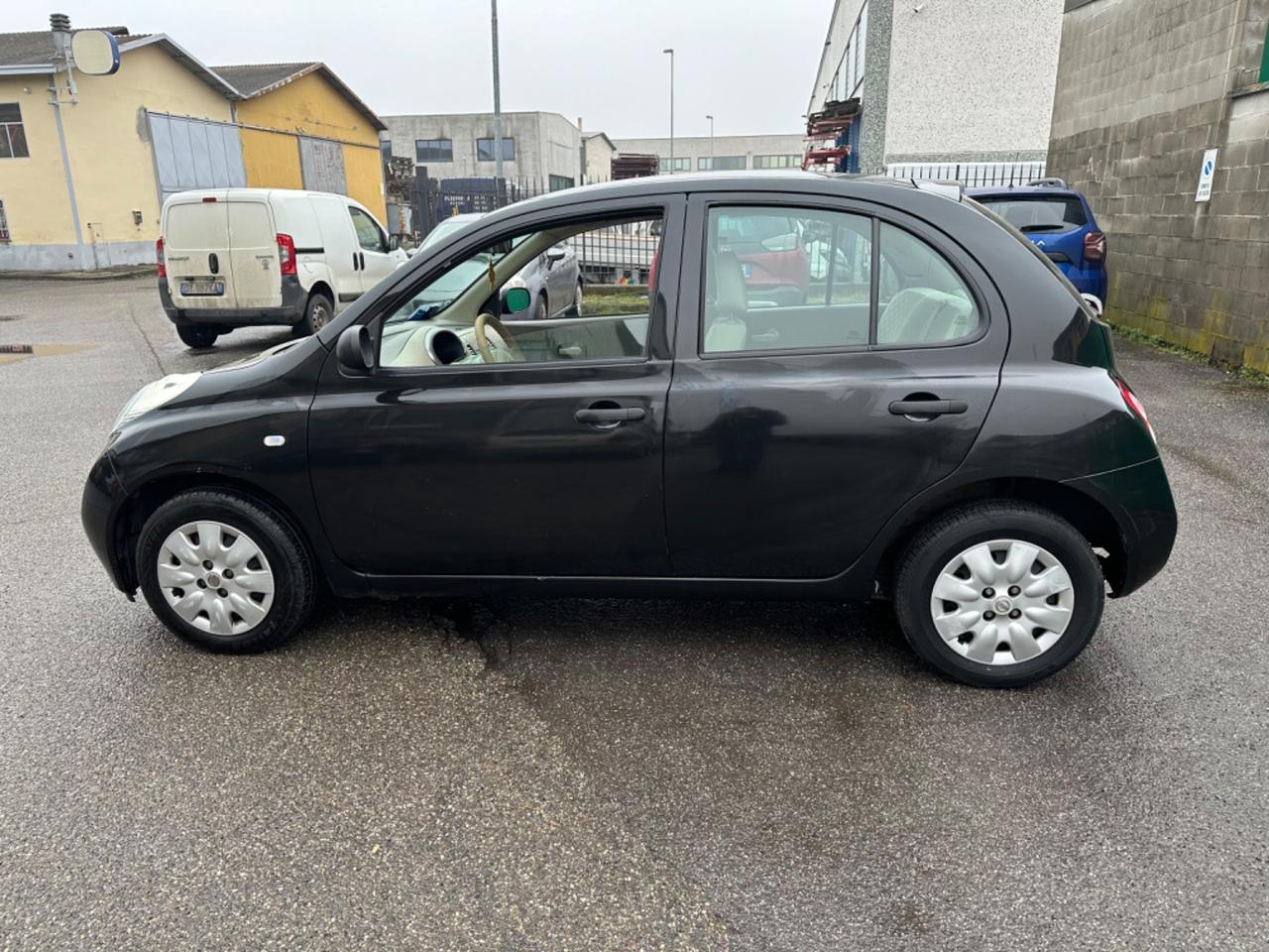 Nissan Micra 1.0 16V 5 porte Visia