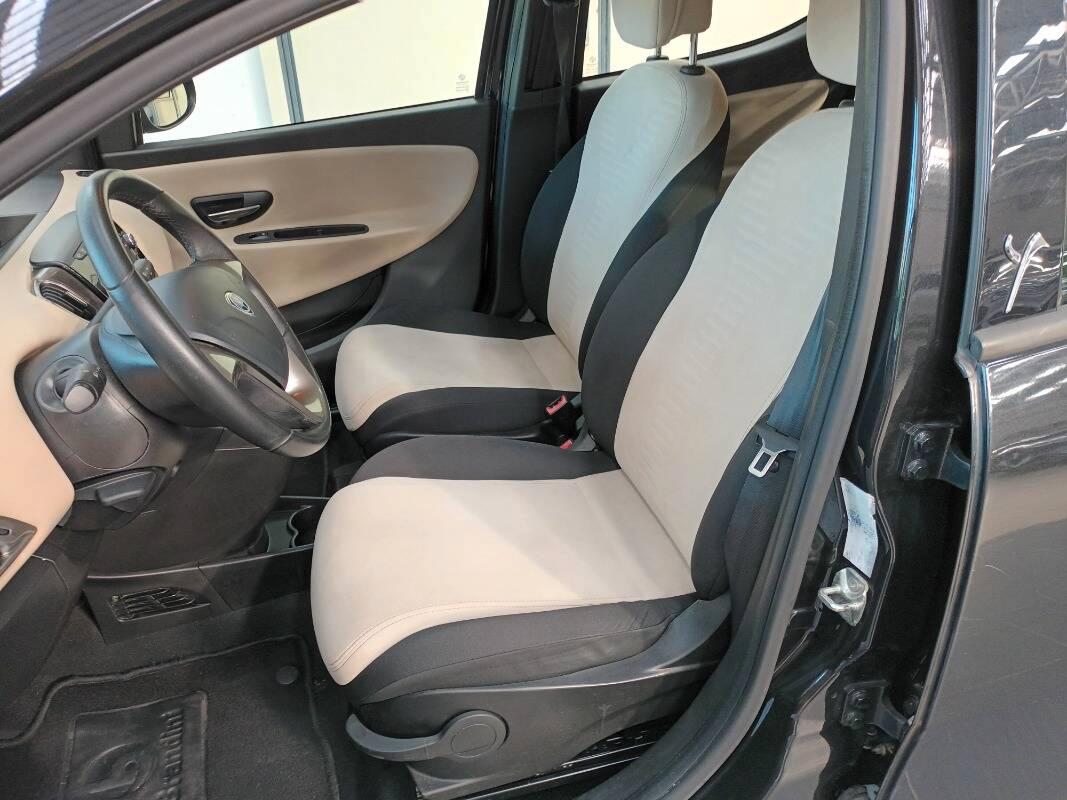 Lancia Ypsilon 1.3 mjt Gold 95cv