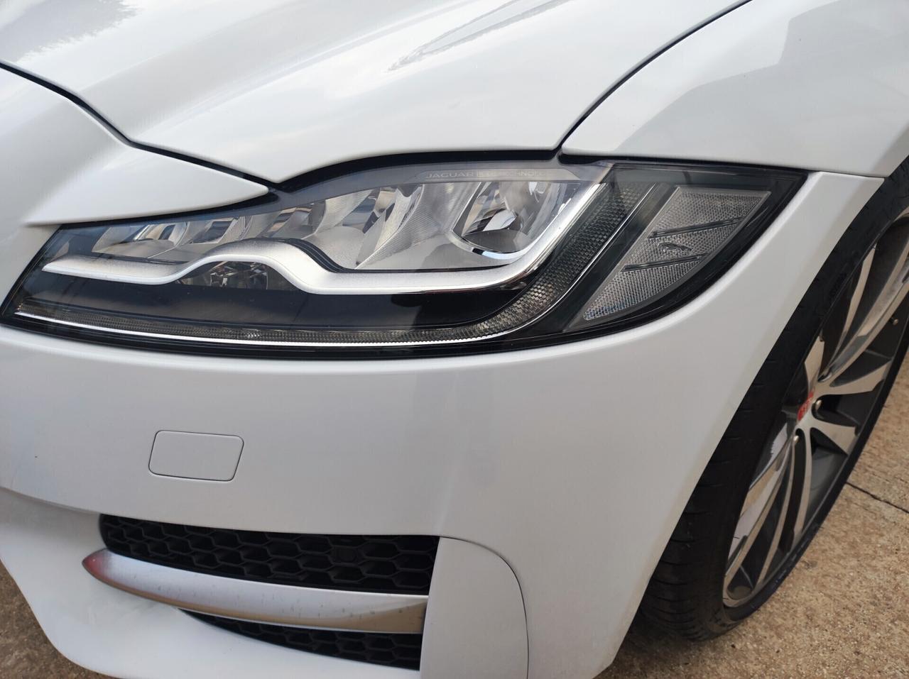 Jaguar XF Sportbrake 2.0 D 180 CV AWD aut. R-Sport